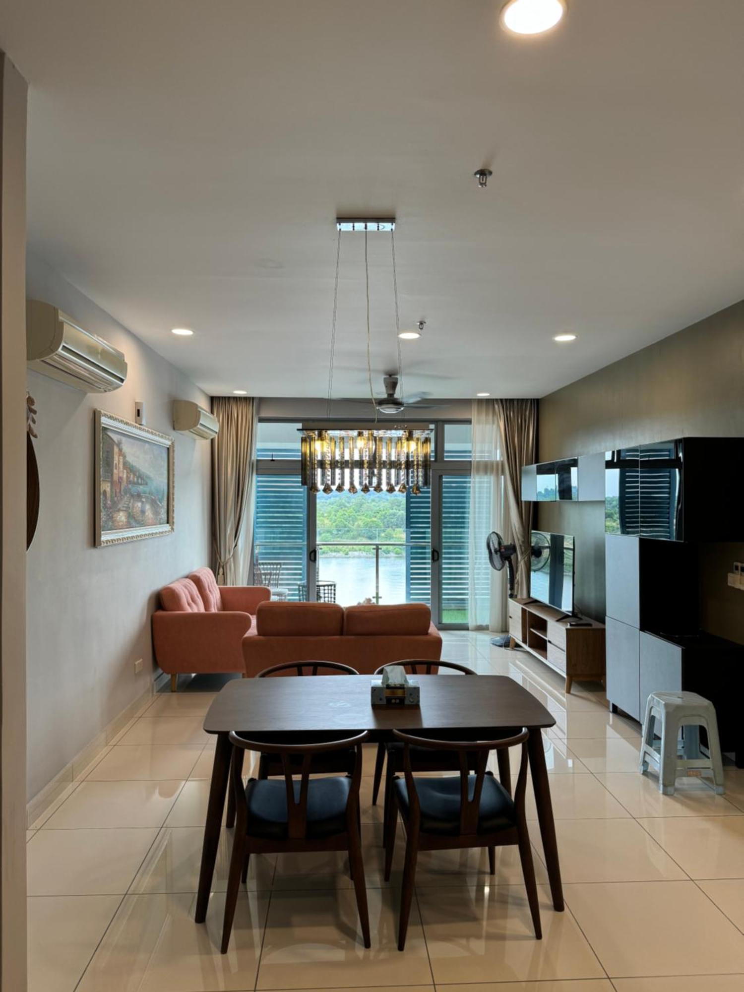Apartment Puteri Harbour 3br - A Million Dollar View - 7 Mins To Legoland