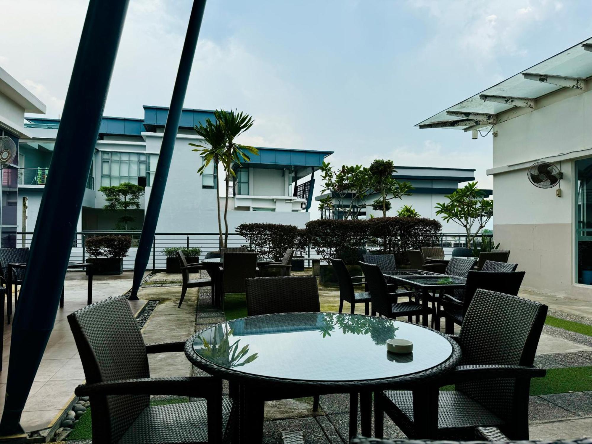 Apartment Puteri Harbour 3br - A Million Dollar View - 7 Mins To Legoland *